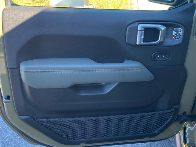 new 2025 Jeep Gladiator car, priced at $54,500