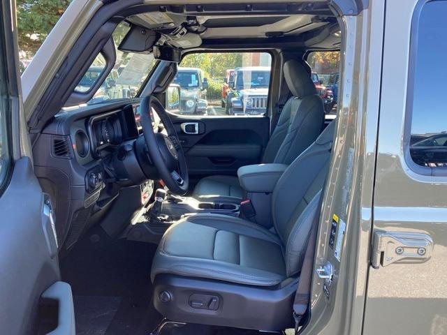 new 2025 Jeep Gladiator car, priced at $54,500