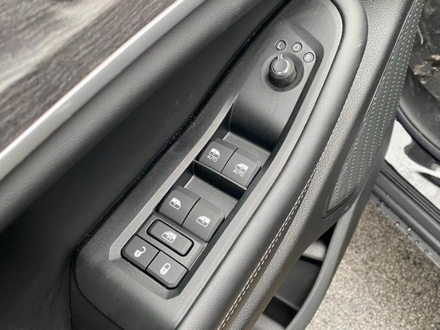 new 2025 Jeep Grand Cherokee car, priced at $43,000