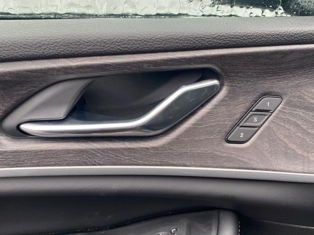 new 2025 Jeep Grand Cherokee car, priced at $43,000