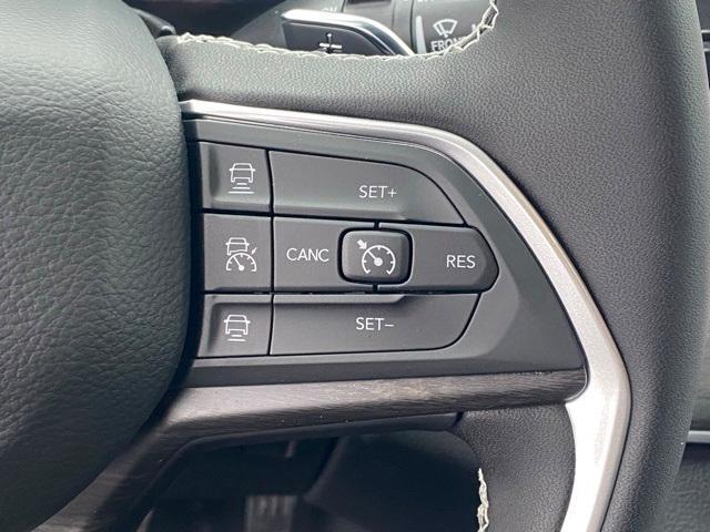 new 2025 Jeep Grand Cherokee car, priced at $43,000