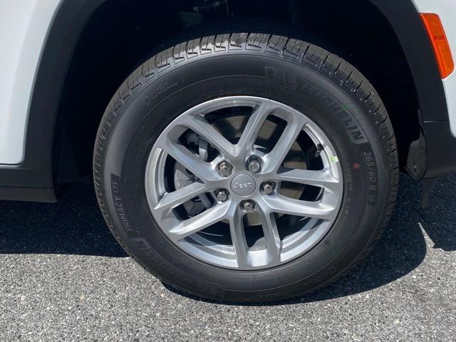 new 2025 Jeep Grand Cherokee car, priced at $37,000