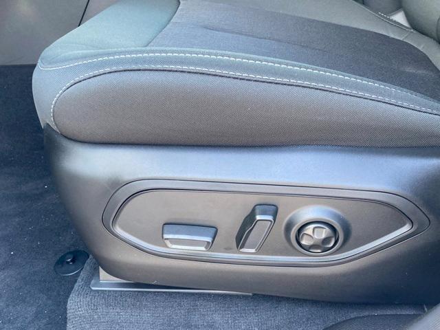 new 2025 Jeep Grand Cherokee car, priced at $37,000