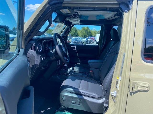 new 2025 Jeep Gladiator car, priced at $58,750