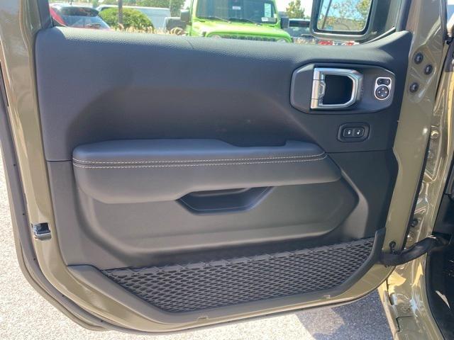 new 2025 Jeep Gladiator car, priced at $58,750