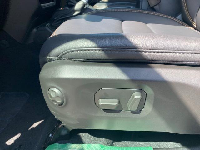 new 2025 Jeep Gladiator car, priced at $58,750