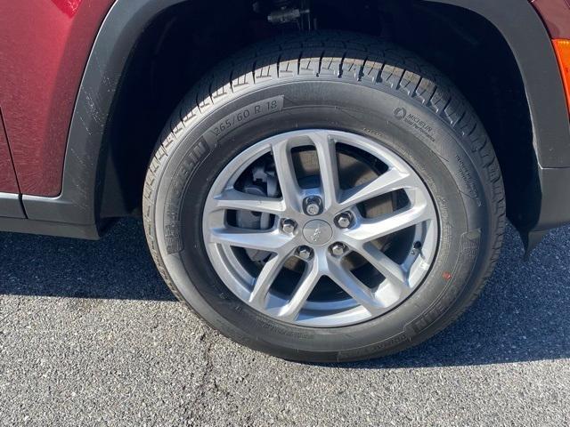 new 2025 Jeep Grand Cherokee car, priced at $36,000