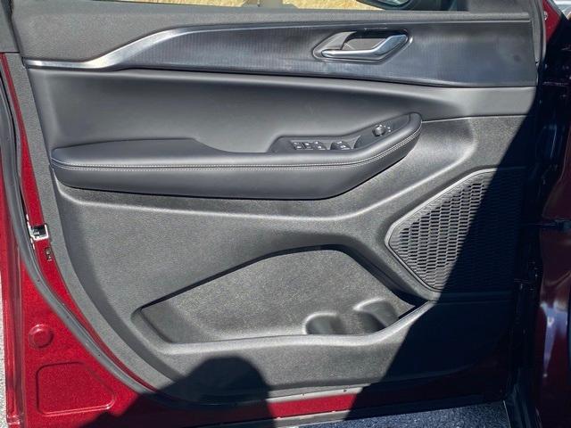 new 2025 Jeep Grand Cherokee car, priced at $36,000