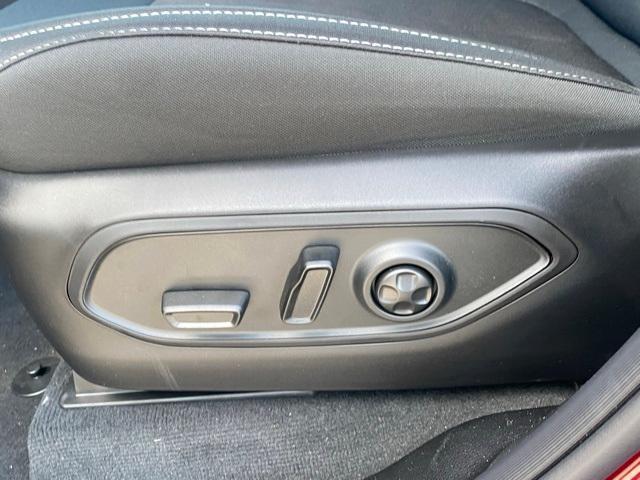 new 2025 Jeep Grand Cherokee car, priced at $36,000