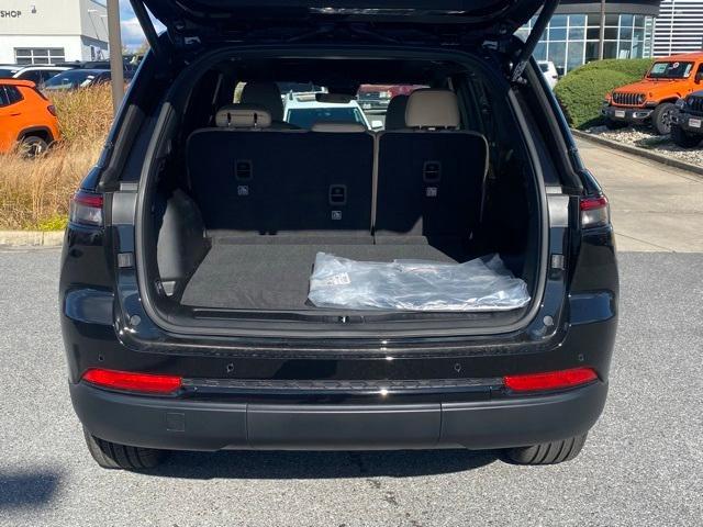 new 2025 Jeep Grand Cherokee car, priced at $46,750