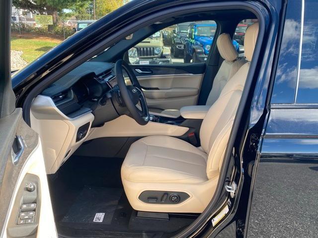 new 2025 Jeep Grand Cherokee car, priced at $46,750