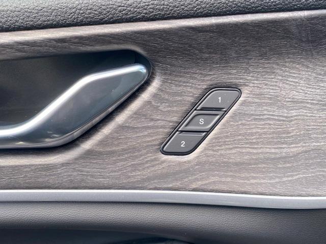 new 2025 Jeep Grand Cherokee car, priced at $43,000