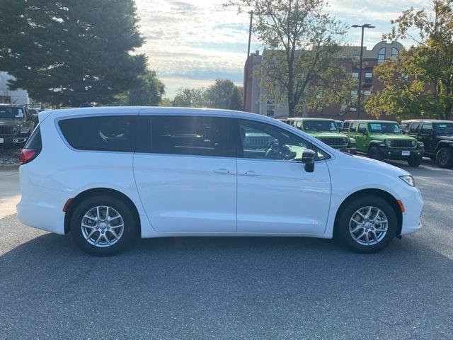 new 2026 Chrysler Pacifica car, priced at $38,780