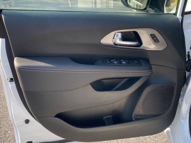 new 2026 Chrysler Pacifica car, priced at $38,780