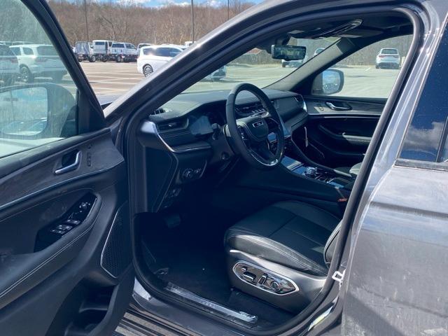 new 2025 Jeep Grand Cherokee car, priced at $55,500