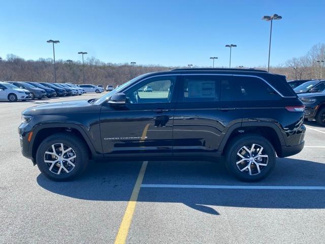 new 2025 Jeep Grand Cherokee car, priced at $42,500