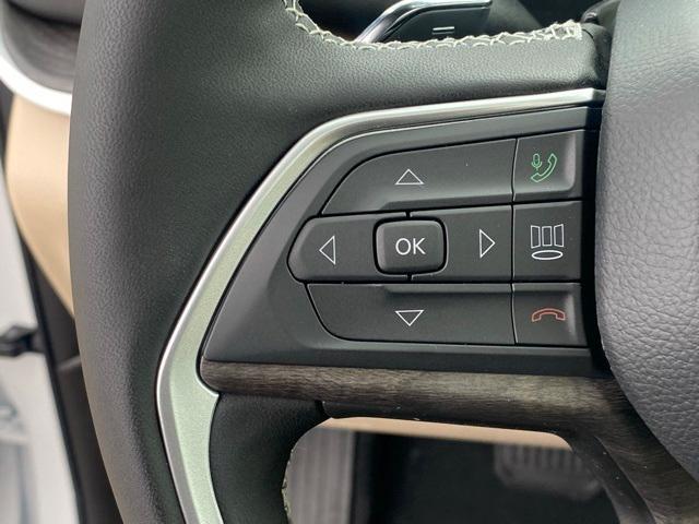 new 2025 Jeep Grand Cherokee car, priced at $45,000
