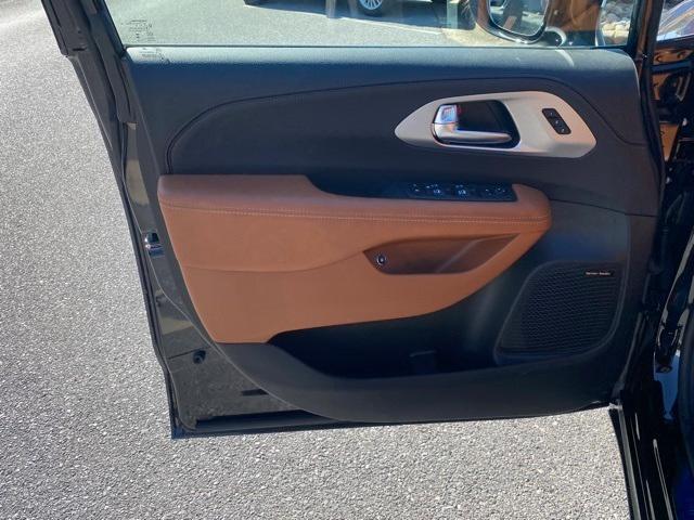 new 2026 Chrysler Pacifica Hybrid car, priced at $62,690