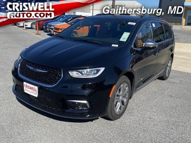 new 2026 Chrysler Pacifica Hybrid car, priced at $62,690