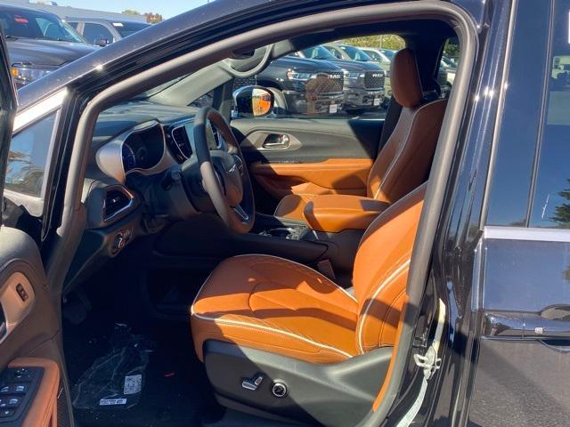 new 2026 Chrysler Pacifica Hybrid car, priced at $62,690