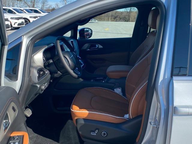 new 2026 Chrysler Pacifica car, priced at $60,660
