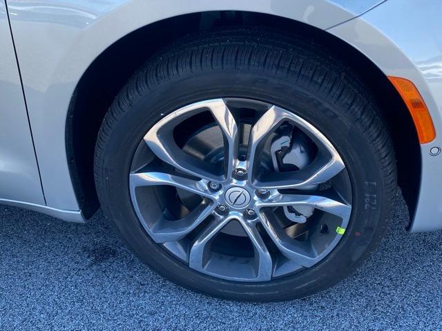 new 2026 Chrysler Pacifica car, priced at $60,660