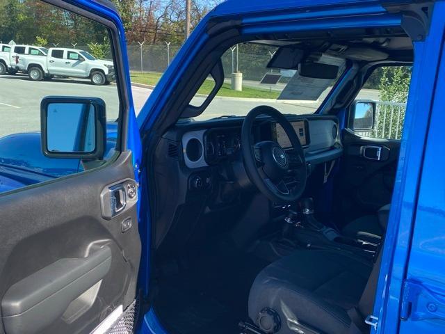 new 2025 Jeep Gladiator car, priced at $47,750