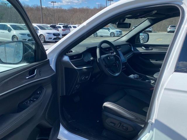 new 2025 Jeep Grand Cherokee car, priced at $43,050
