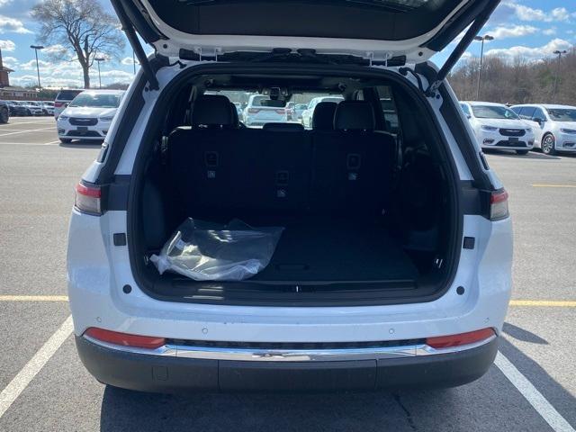 new 2025 Jeep Grand Cherokee car, priced at $43,050