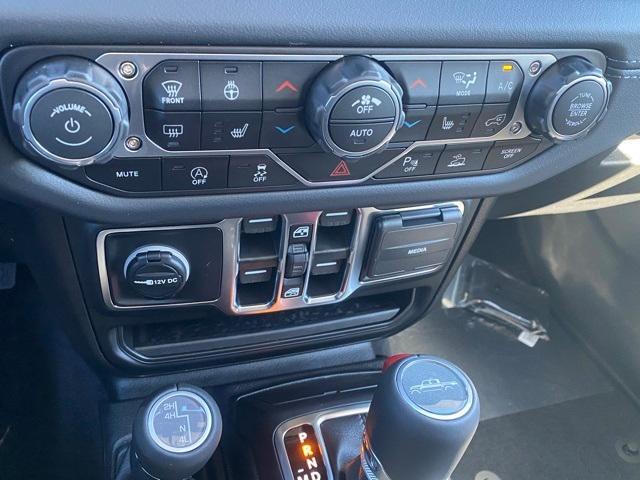 new 2025 Jeep Gladiator car, priced at $44,745