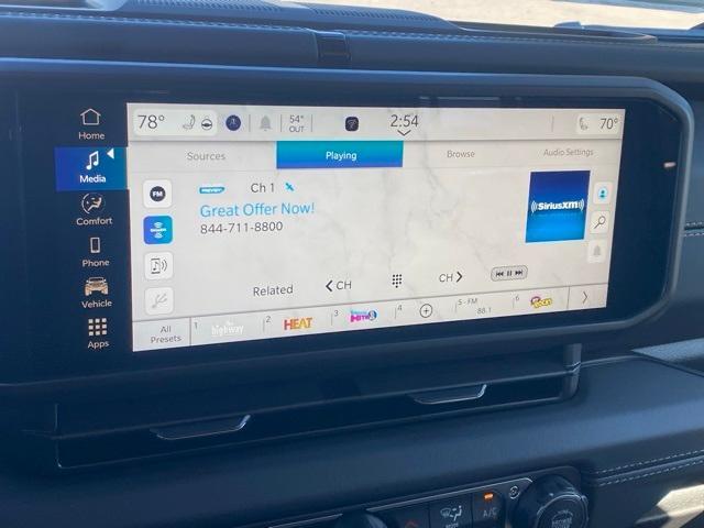 new 2025 Jeep Gladiator car, priced at $44,745