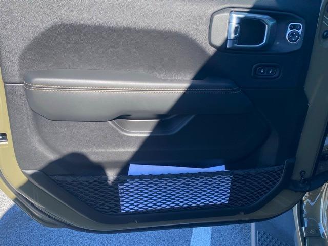 new 2025 Jeep Gladiator car, priced at $44,745