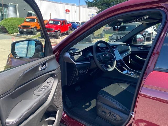 new 2025 Jeep Grand Cherokee L car, priced at $41,200