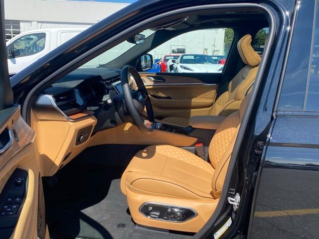 new 2025 Jeep Grand Cherokee car, priced at $60,745