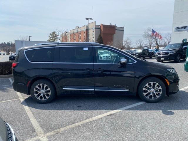 new 2025 Chrysler Pacifica Hybrid car, priced at $44,250