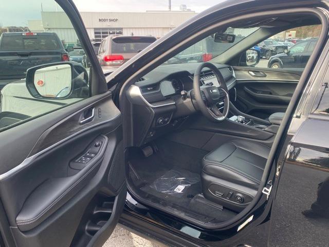 new 2025 Jeep Grand Cherokee L car, priced at $52,995