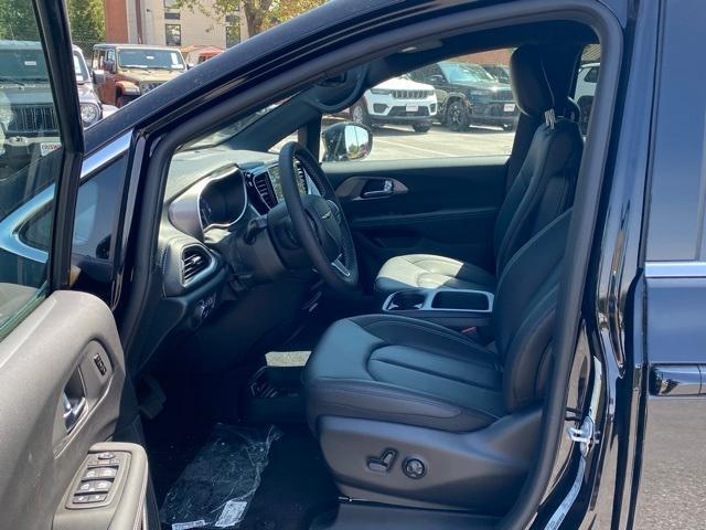 new 2026 Chrysler Pacifica car, priced at $40,500