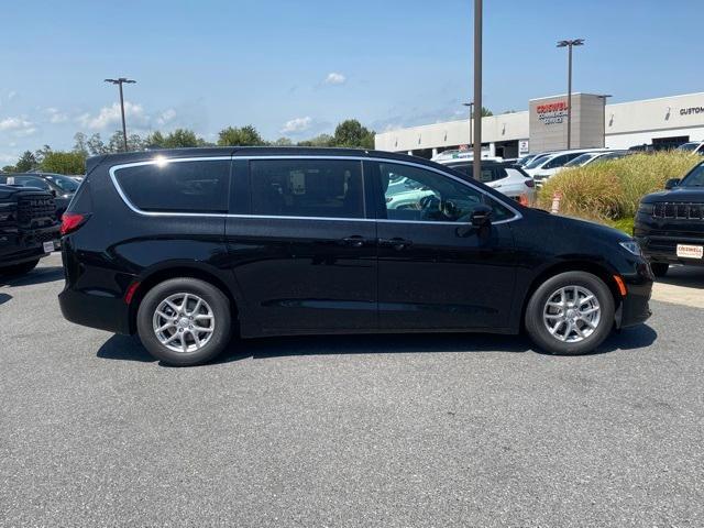 new 2026 Chrysler Pacifica car, priced at $40,500