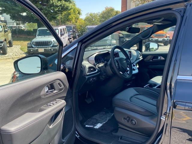 new 2026 Chrysler Pacifica car, priced at $40,500