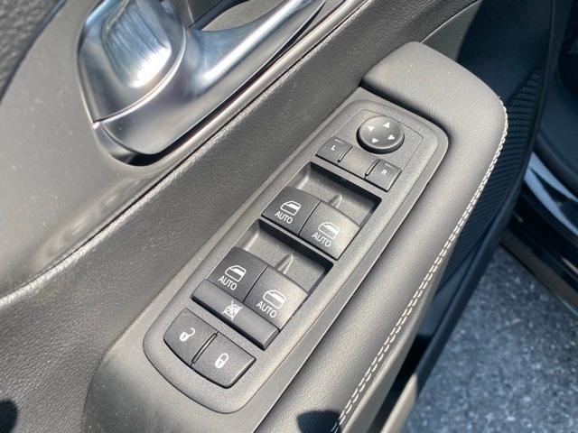 new 2026 Chrysler Pacifica car, priced at $40,500
