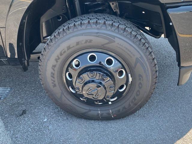 new 2025 Ram 3500 car, priced at $101,680