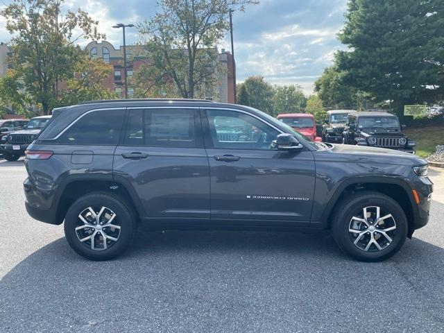 new 2025 Jeep Grand Cherokee car, priced at $43,750