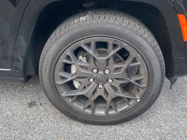 new 2025 Jeep Grand Cherokee car, priced at $62,500