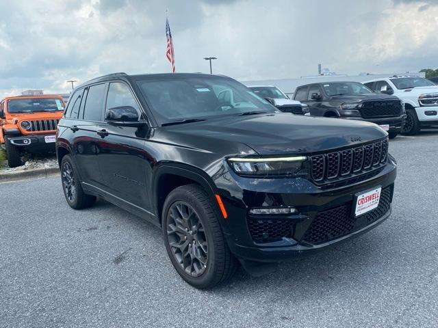 new 2025 Jeep Grand Cherokee car, priced at $62,500