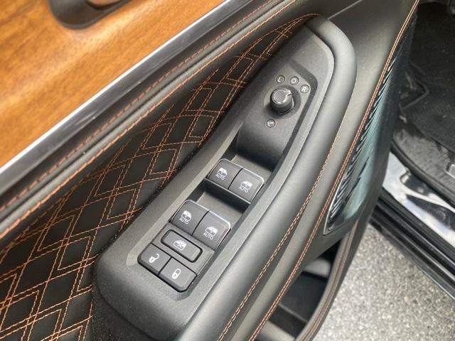 new 2025 Jeep Grand Cherokee car, priced at $62,500