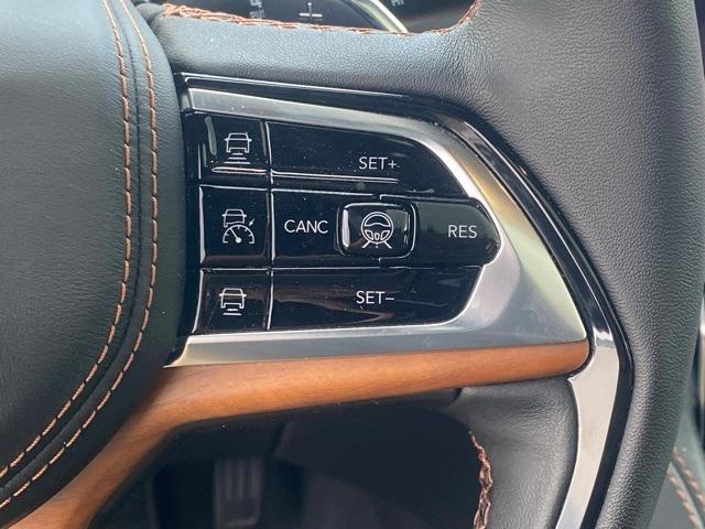 new 2025 Jeep Grand Cherokee car, priced at $62,500