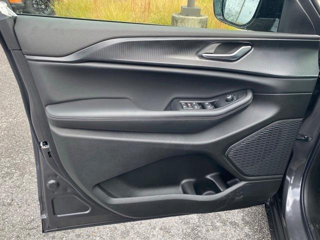 new 2025 Jeep Grand Cherokee car, priced at $41,120