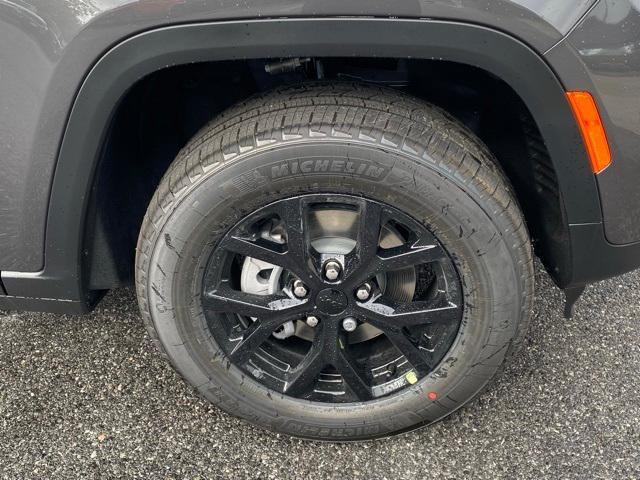 new 2025 Jeep Grand Cherokee car, priced at $41,120