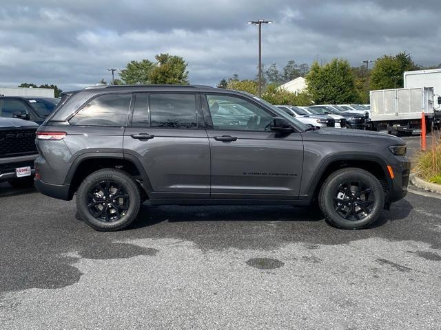 new 2025 Jeep Grand Cherokee car, priced at $41,120