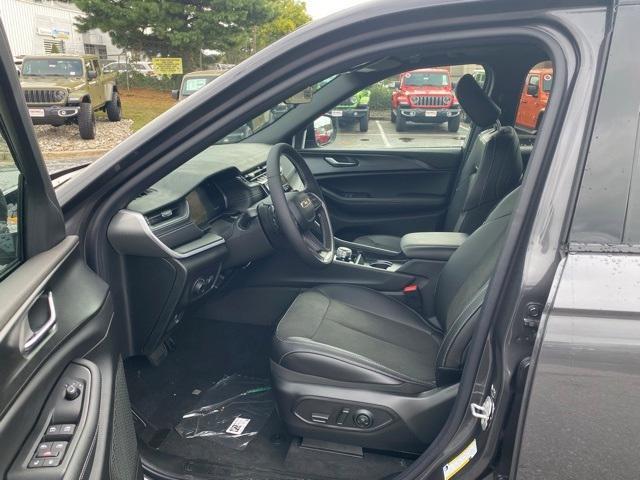 new 2025 Jeep Grand Cherokee car, priced at $41,120